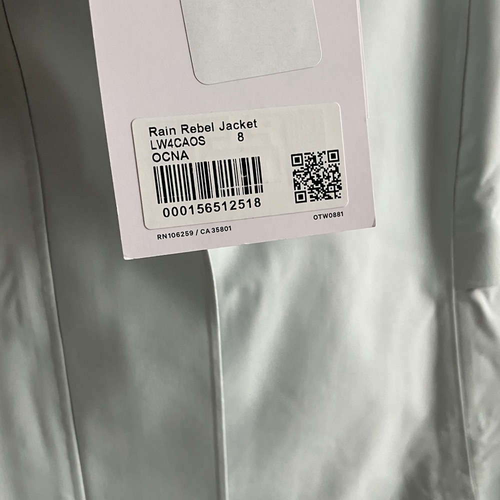 Lululemon Rain Rebel Jacket (Size 8) NWT - Picture 14 of 15